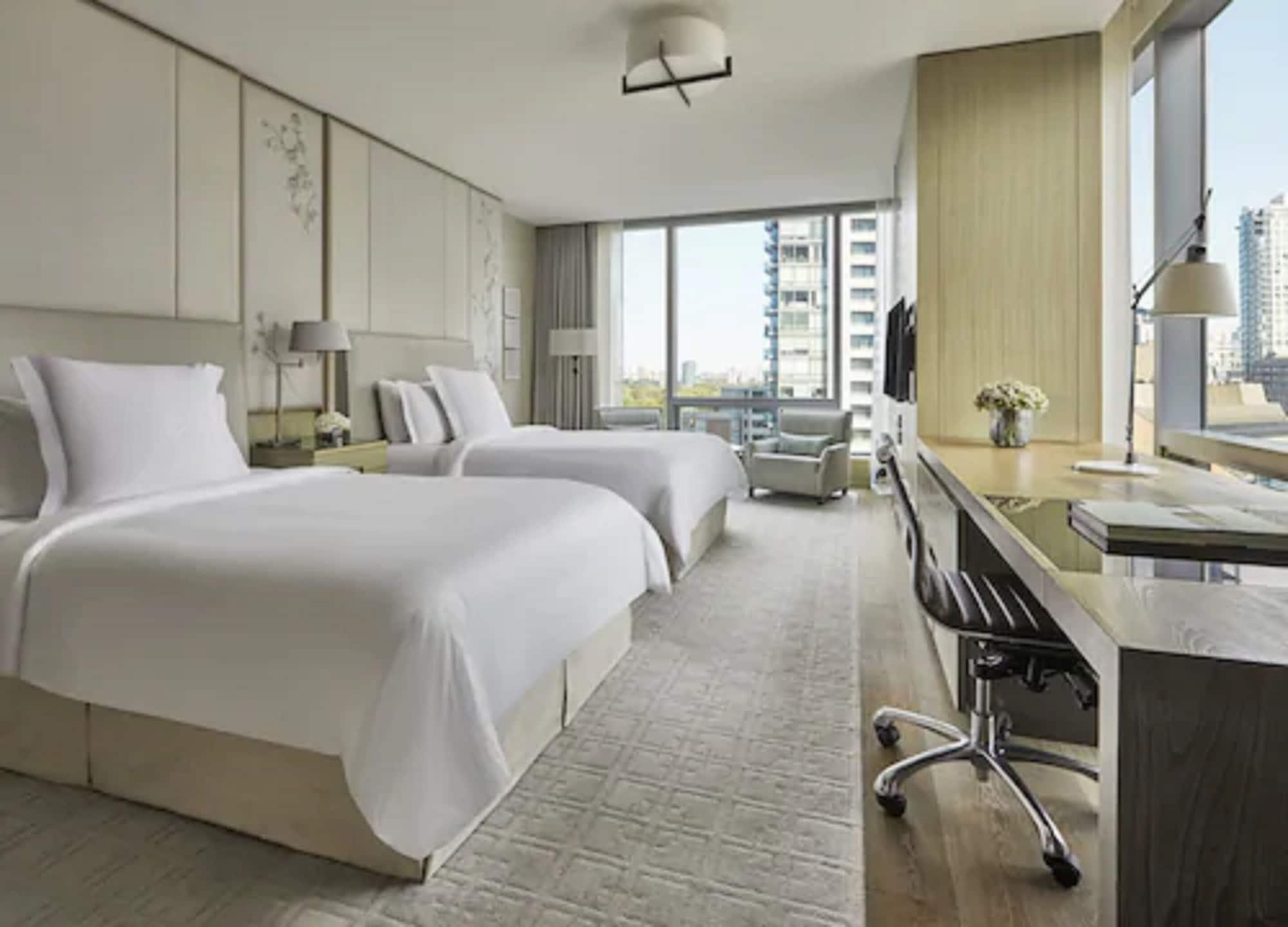 Four Seasons Hotel Торонто Экстерьер фото